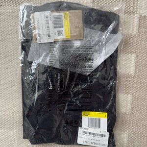 Women's Nike Aeroswift Top Size S Brand New with Tag black